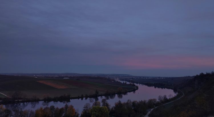 Dunkelmonat – das Titelbild zum November-Rückblick