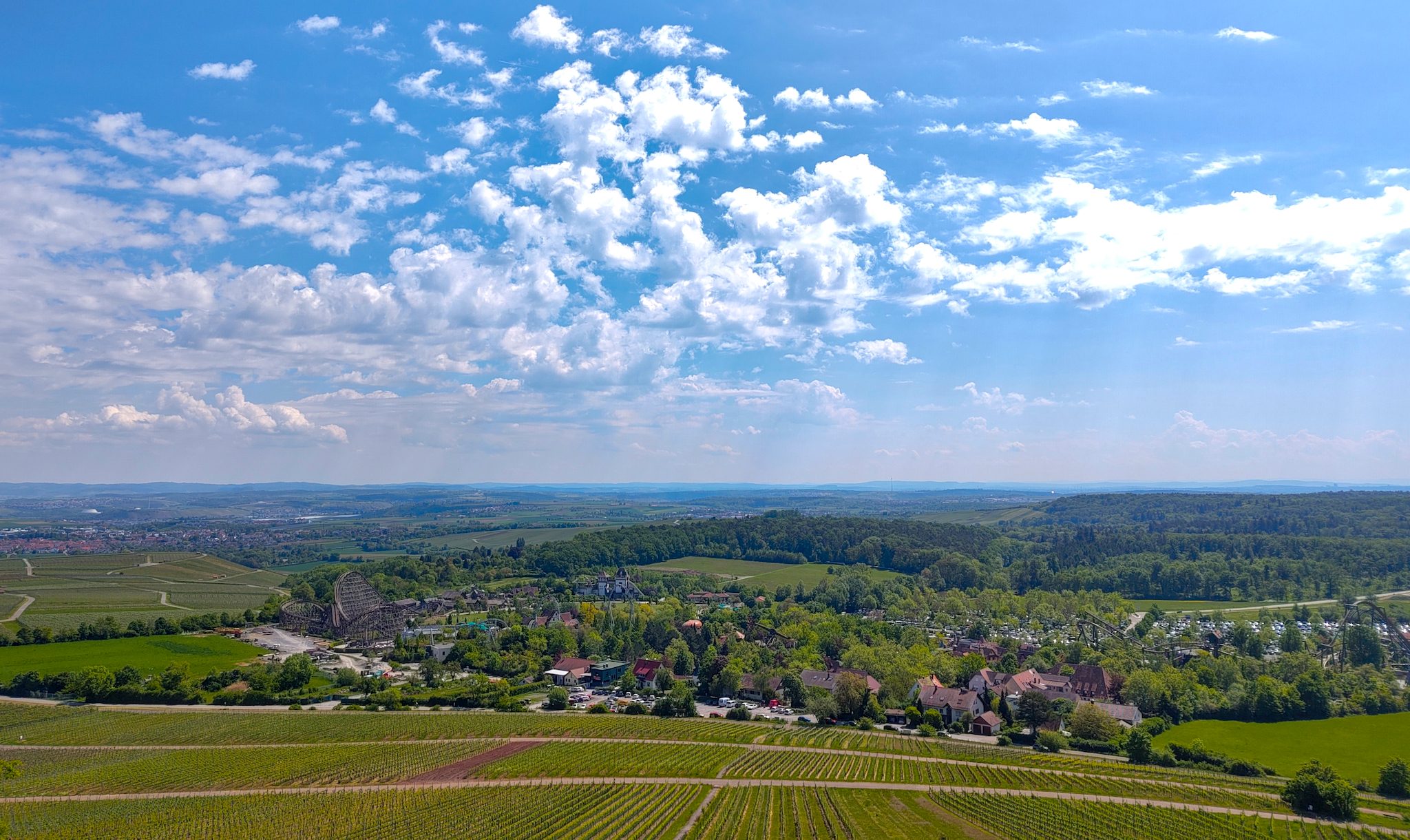 Auf dem Michalesberg, und unten sieht man Tripsdrill.