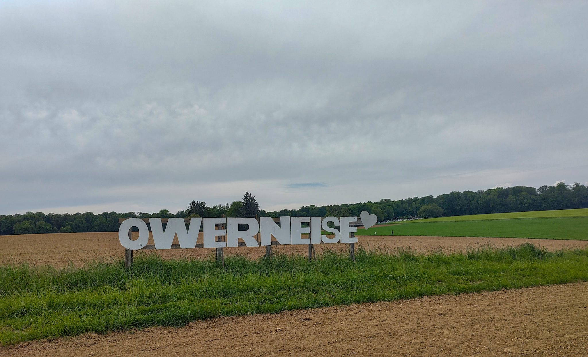 Owerneise = Obereisesheim. Lokalkolorit mitten auf dem Feld.