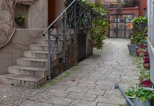 2025-12-22  16-37-41